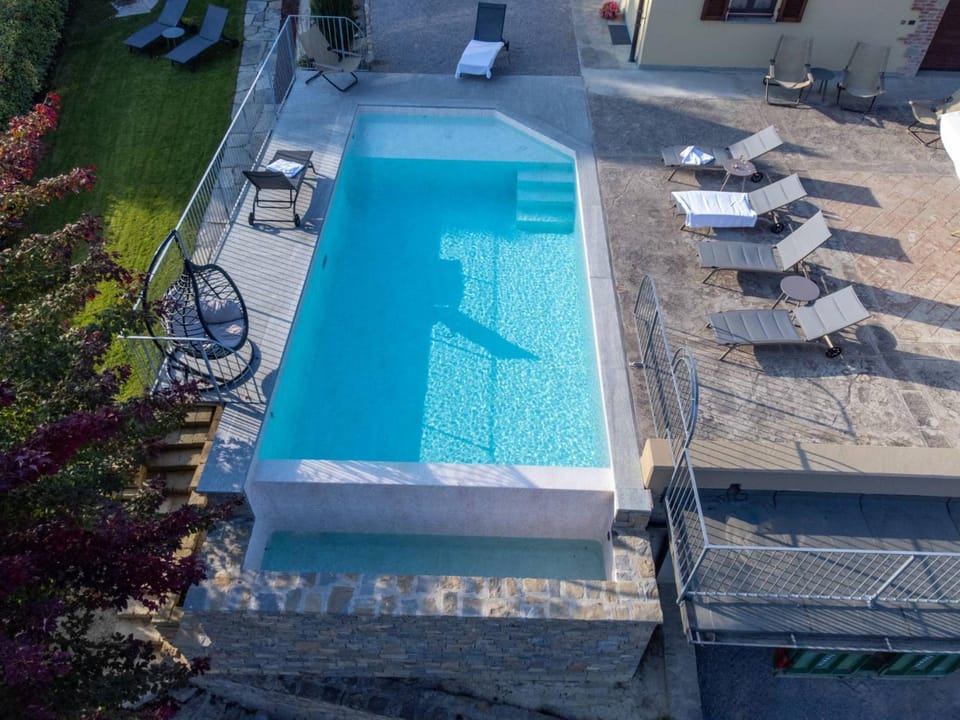 Day, Pool view, Swimming pool, sunbed