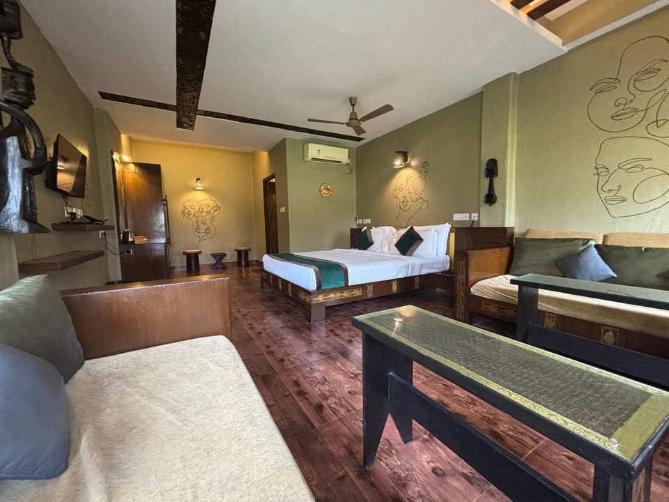 Bed, Photo of the whole room, Bedroom