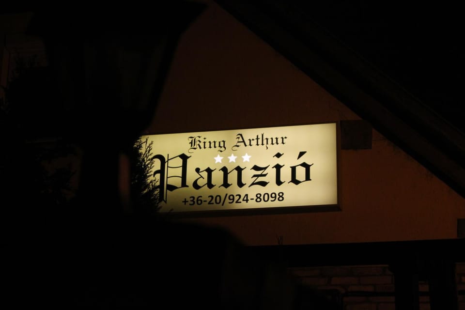King Arthur Panzió Bed and Breakfast in Vojvodina