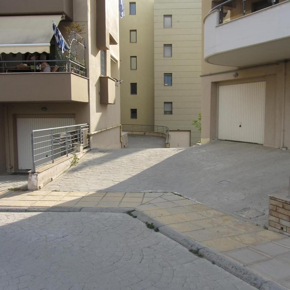 Deluxe boutique suite , jacuzzi, private parking, fireplace Apartment in Decentralized Administration of Macedonia and Thrace
