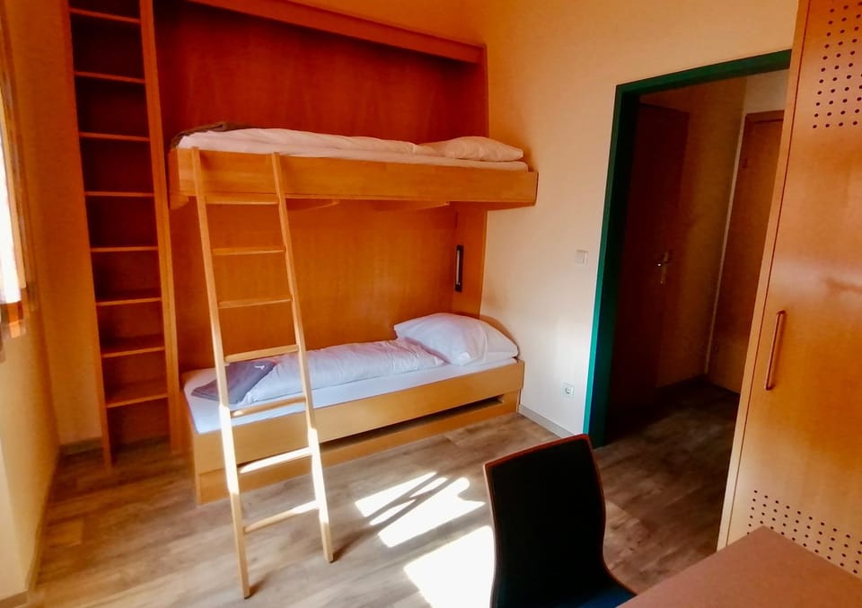 Junges Hotel Tulln - NÖ Jugendherbergswerk Hostel in Austria