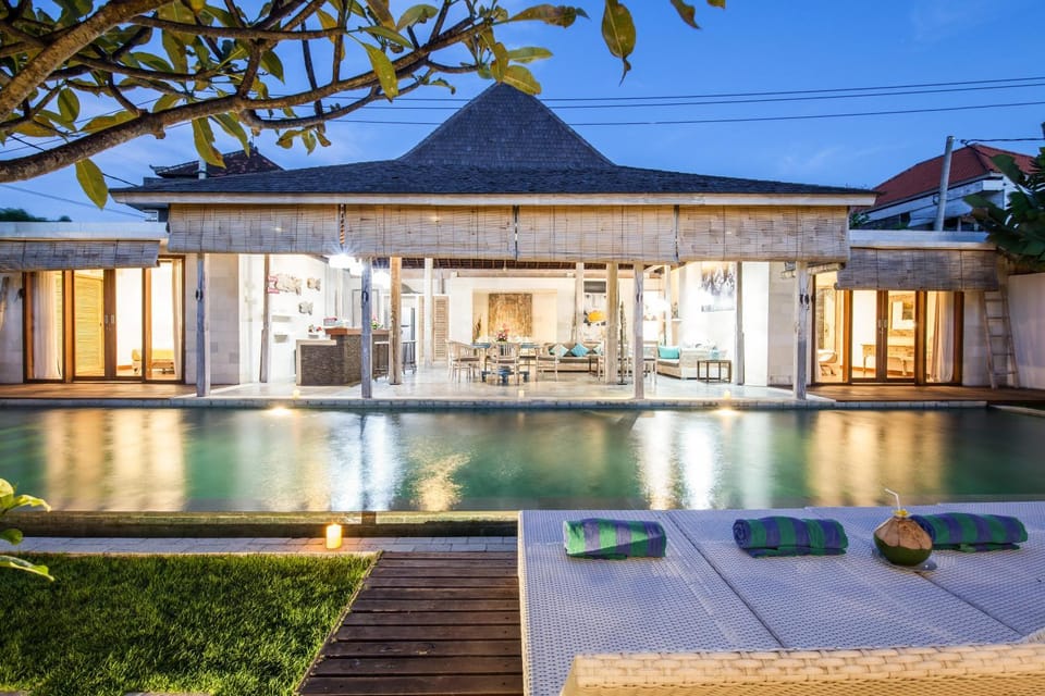 Property building, Garden view, Swimming pool