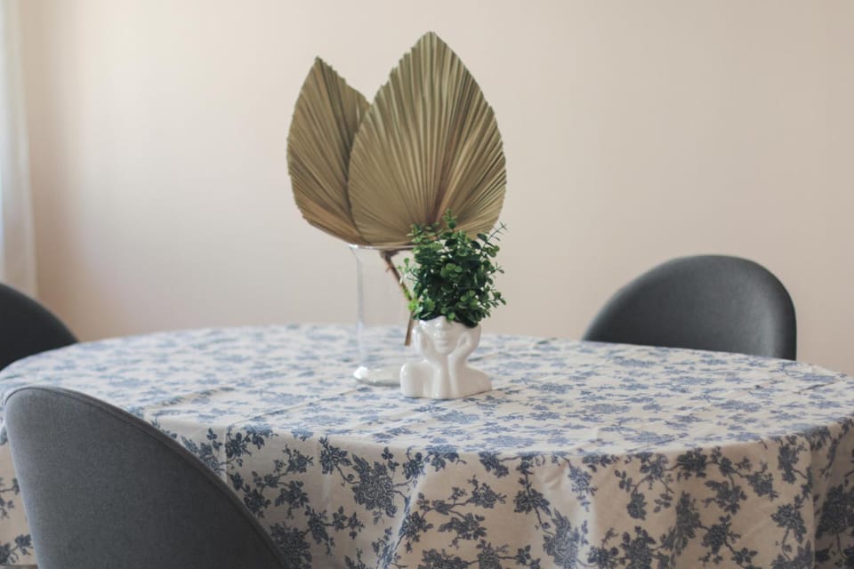 Living room, Seating area, Dining area, kitchen