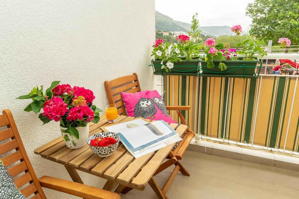 Property building, Balcony/Terrace
