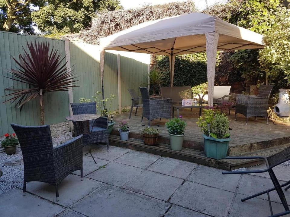 Patio, Day, Garden, Garden view
