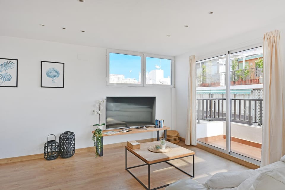 TV and multimedia, View (from property/room), Balcony/Terrace, Living room, Seating area