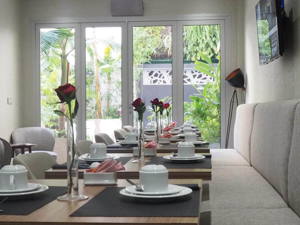Garden, Garden view, Breakfast, Buffet breakfast, Internal: Not applicable to any particular room