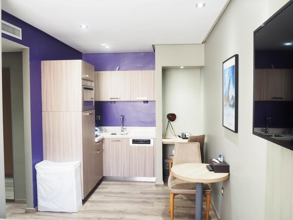 TV and multimedia, Kitchen or kitchenette, minibar, pet friendly, stove