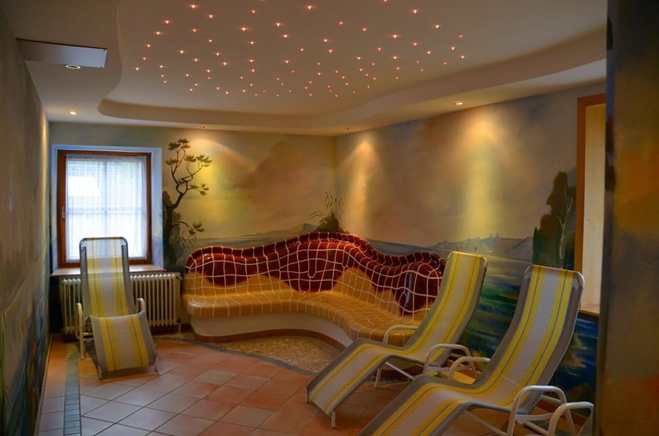 Sauna, Spa and wellness centre/facilities, Seating area
