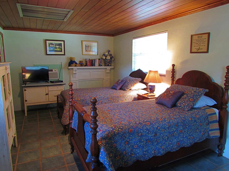 The Yearling Cabins Cabin in Florida