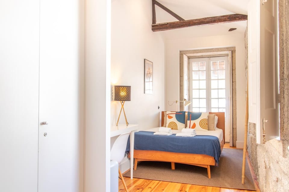LovelyStay - Dirk Apartment Almada 3º T Apartment in Porto