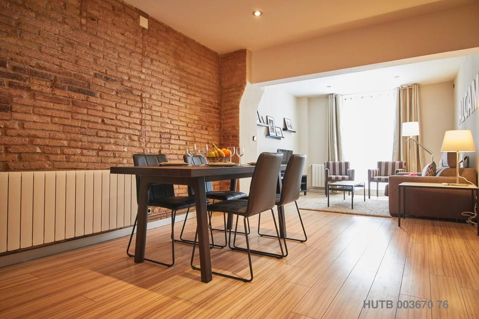 Day, Living room, Dining area, On site