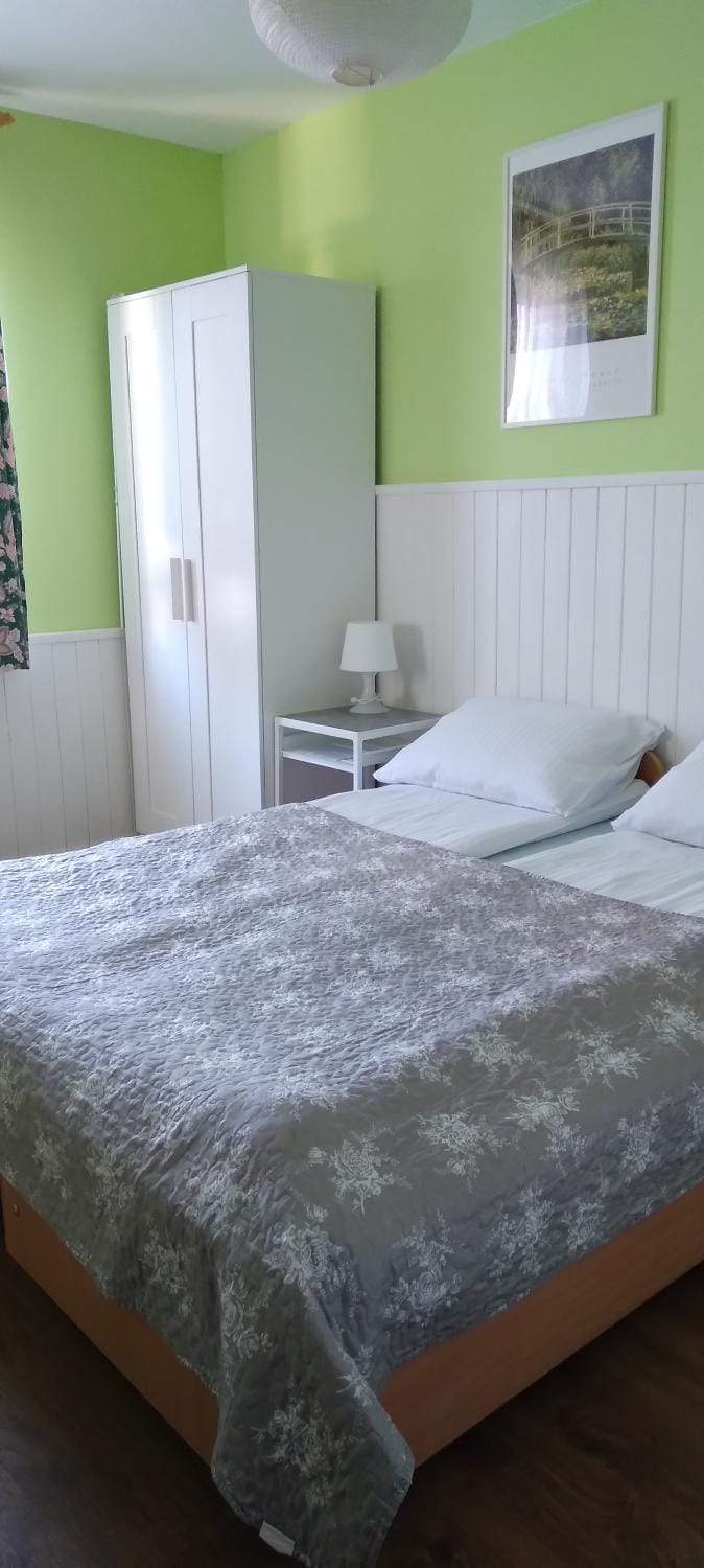 Bed, Photo of the whole room