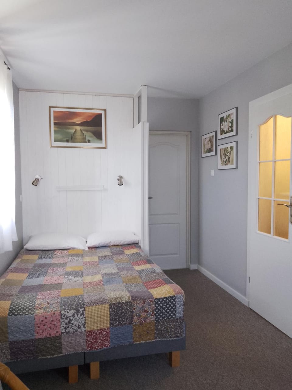 Bed, Photo of the whole room