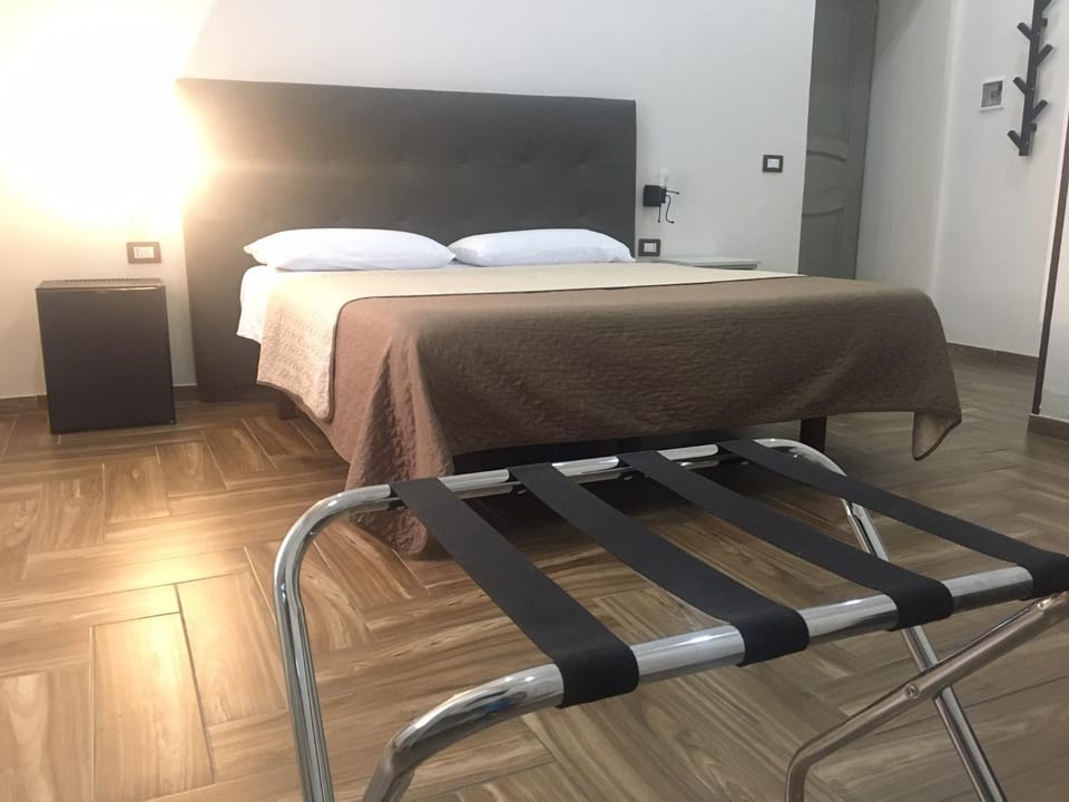 Photo of the whole room, Decorative detail, Bedroom