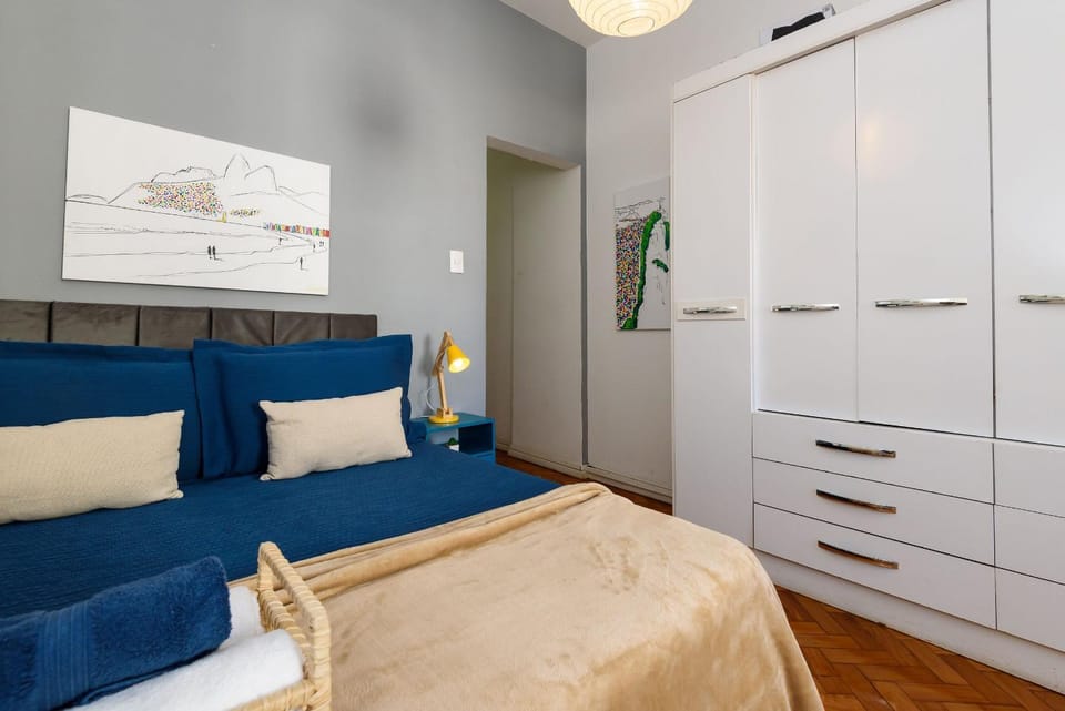 Complete 1BDR 400m from the beach | SL 363/906 Apartment in Rio de Janeiro