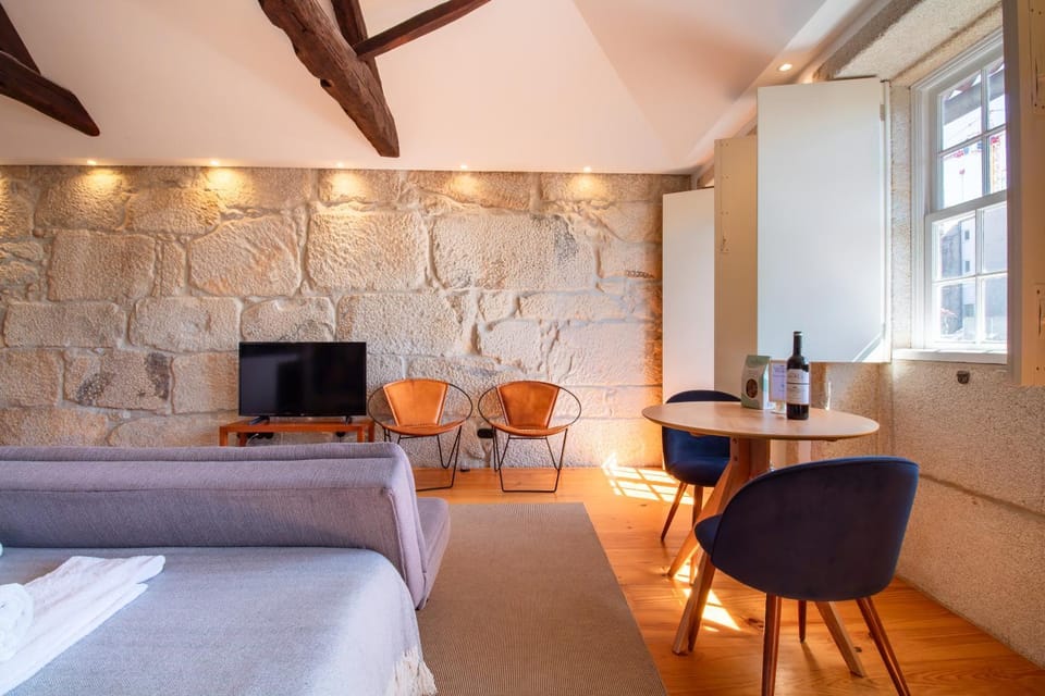 LovelyStay - Dirk Apartment - Almada 4º F Apartment in Porto