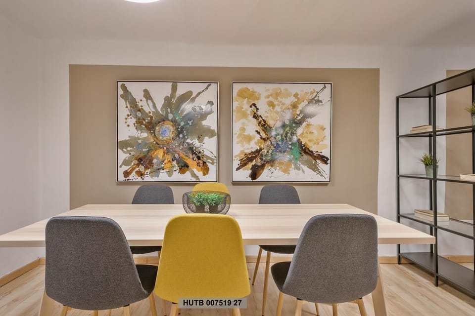 Day, Dining area, On site