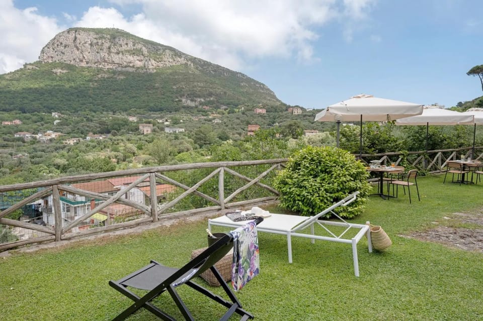 Patio, Day, Natural landscape, Garden, Garden view, Mountain view