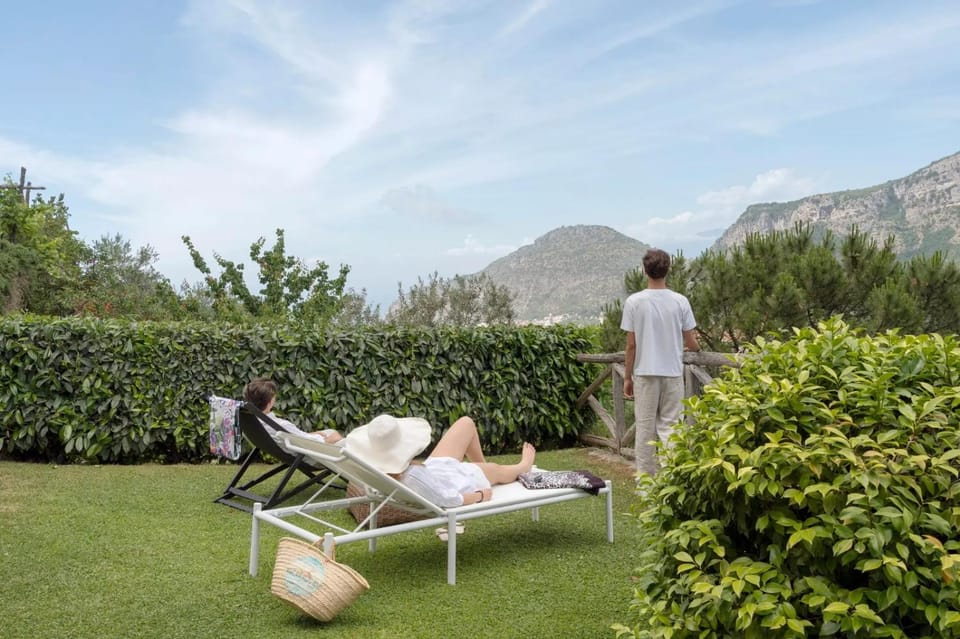Day, Natural landscape, Garden, Garden view, Mountain view, sunbed
