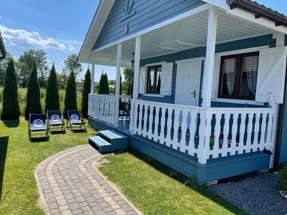 Property building, Patio, Day, Garden, View (from property/room), Balcony/Terrace, Garden view, sunbed