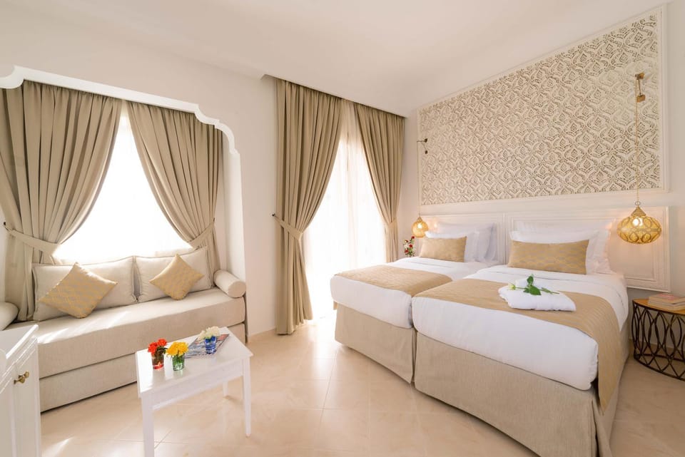 Bed, Living room, Bedroom