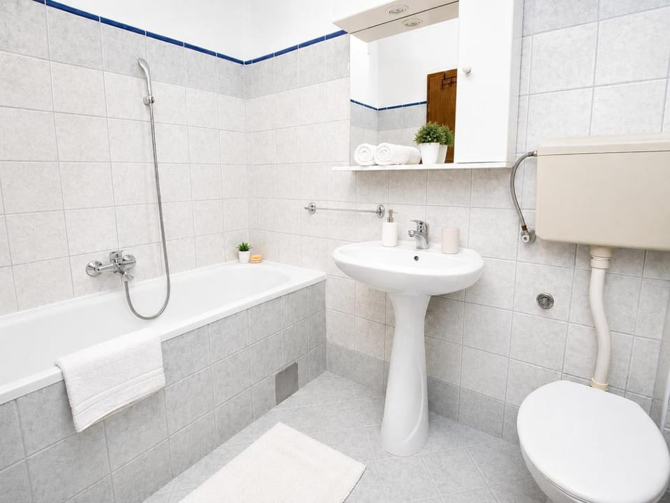 Bathroom, Bath