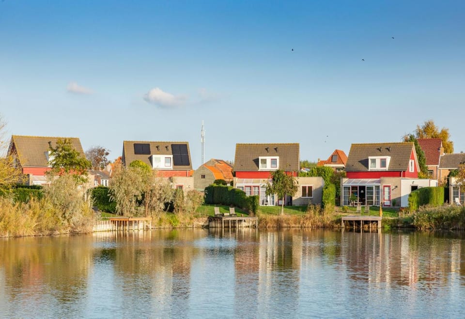 Neighbourhood, Natural landscape