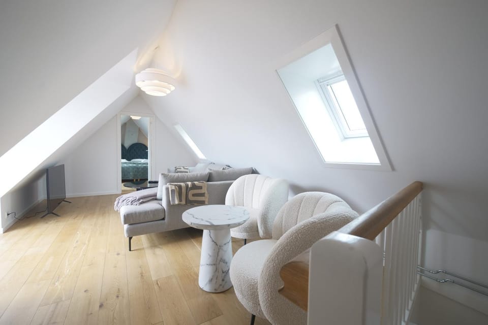 Living room, Photo of the whole room, Seating area