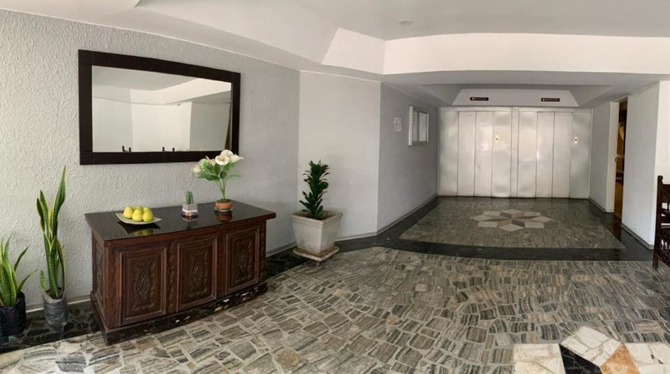Miraflores Familiar 4 Hab Cochera Larcomar Apartment in Miraflores