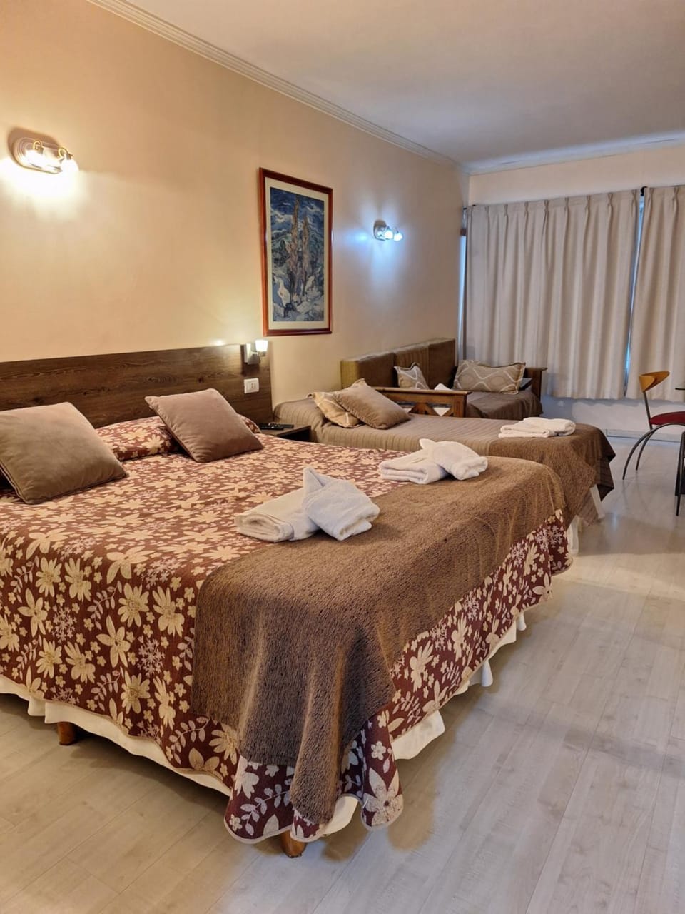 Bed, Living room, Photo of the whole room, Seating area, Bedroom, towels