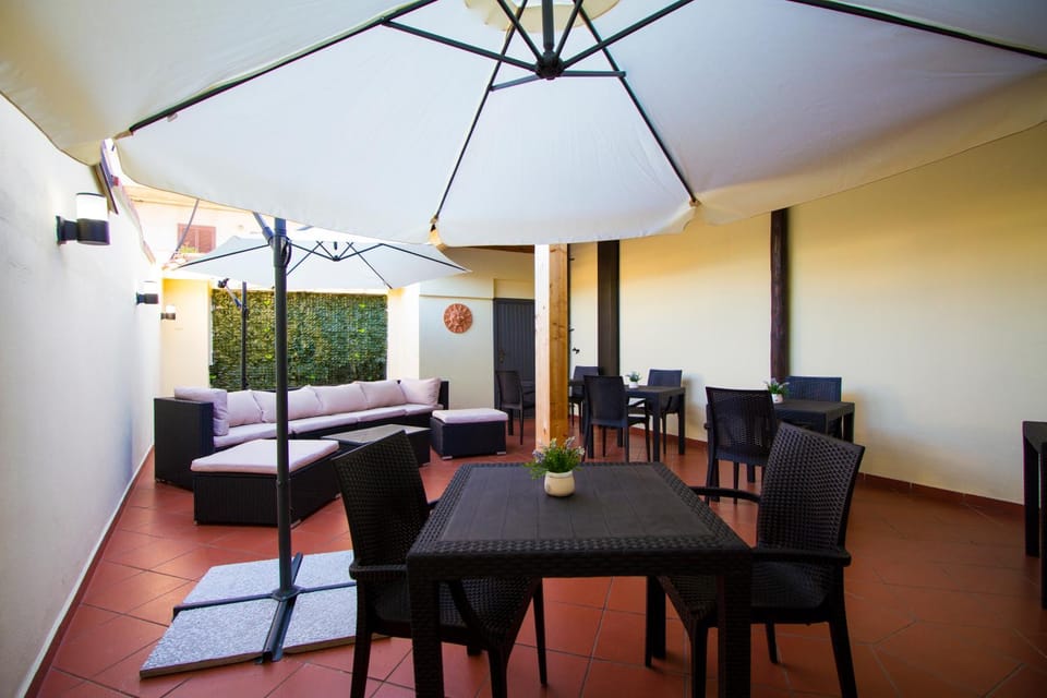 Patio, Kitchen or kitchenette, Living room, Lounge or bar