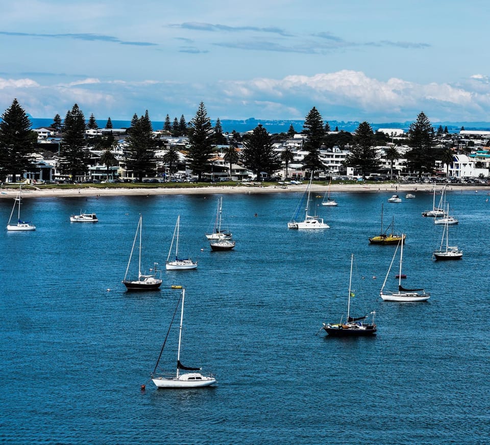 Nearby landmark, Off site, Natural landscape, Activities, Activities, Beach, Sea view