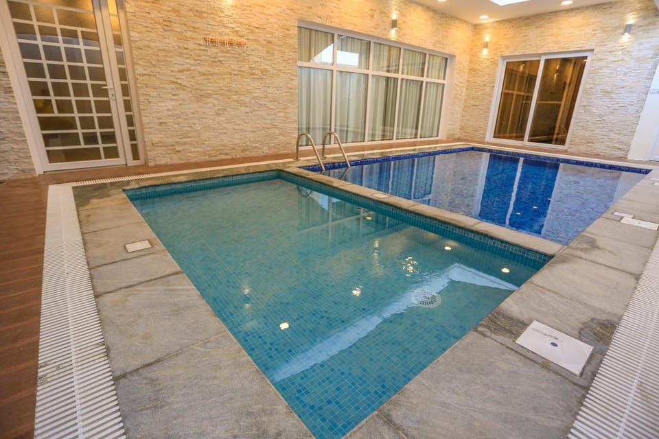 Swimming pool, Swimming pool