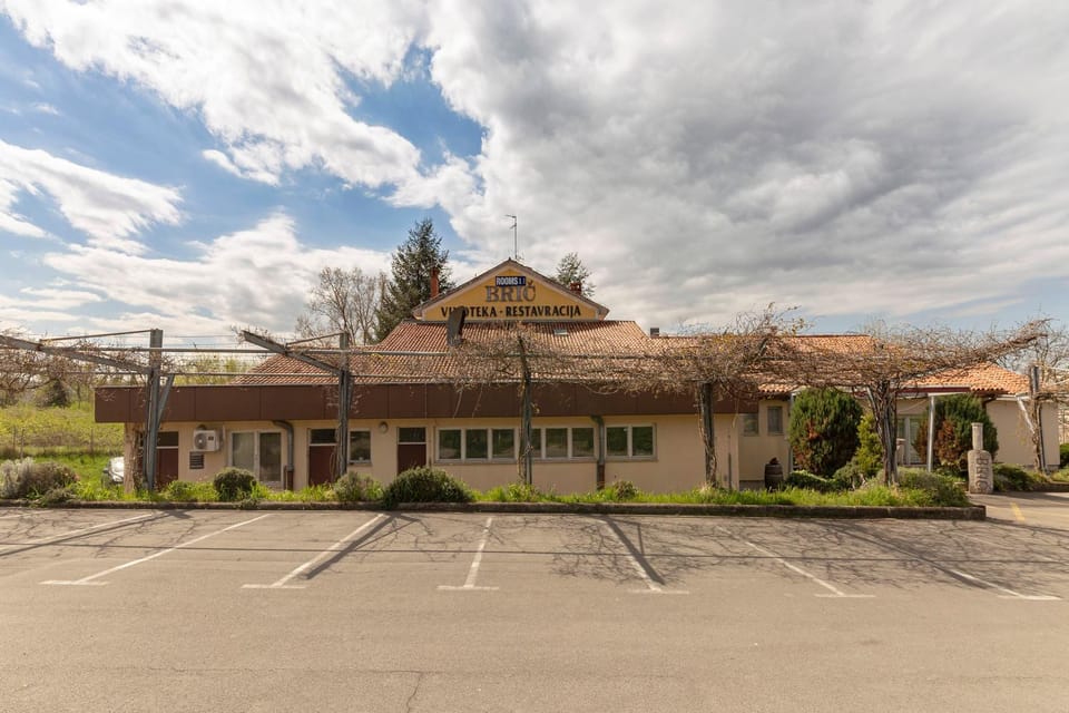 Property building, Facade/entrance, Day, Parking