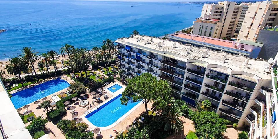 Pool view, Sea view