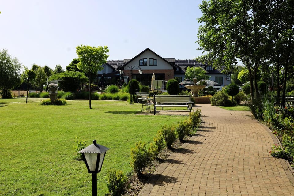 Dworek Jabłonna Bed and Breakfast in Masovian Voivodeship