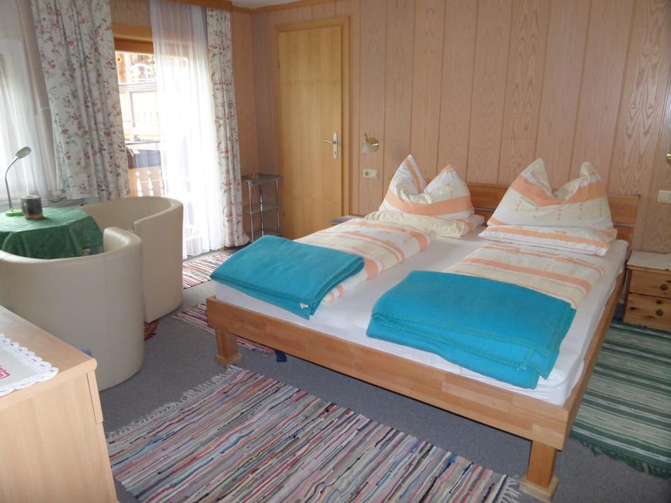 Photo of the whole room, Decorative detail, Decorative detail, Bedroom