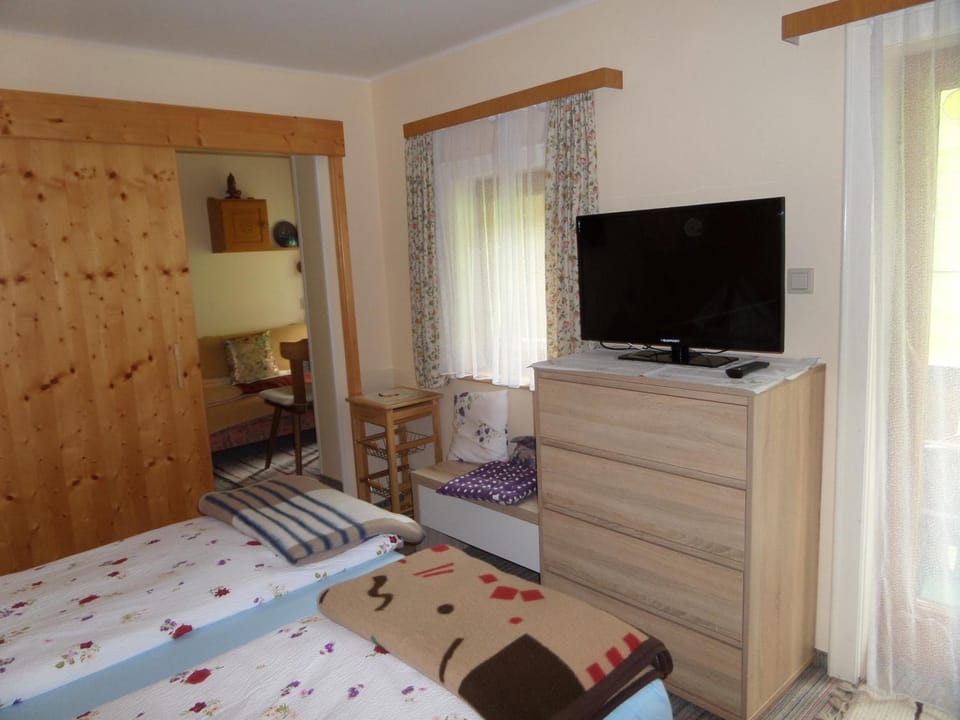 Photo of the whole room, Decorative detail, Decorative detail, Bedroom