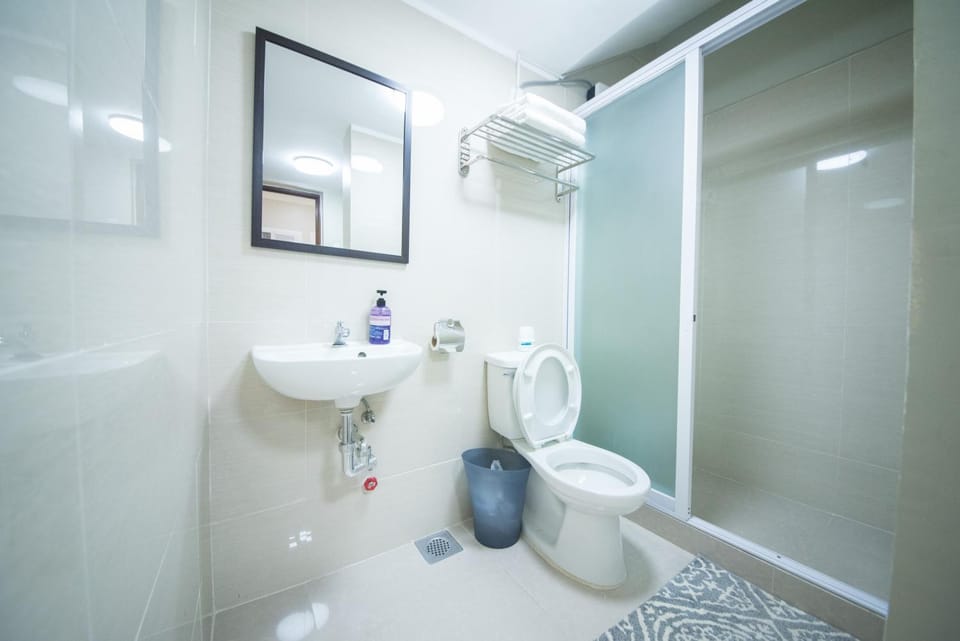 Shower, Toilet, Bathroom