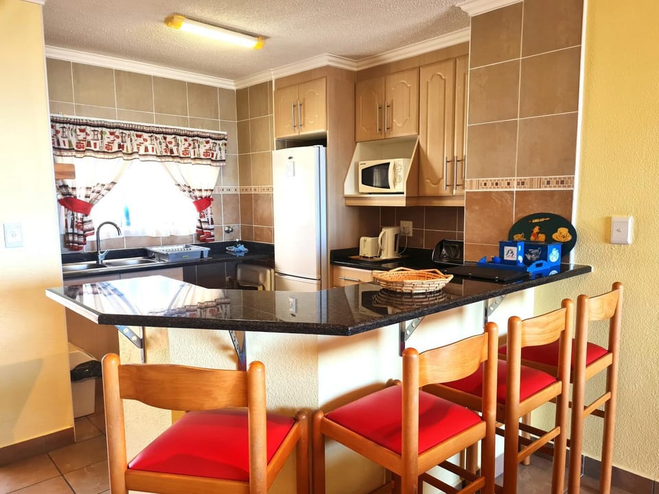 minibar, stove, toaster, kitchen