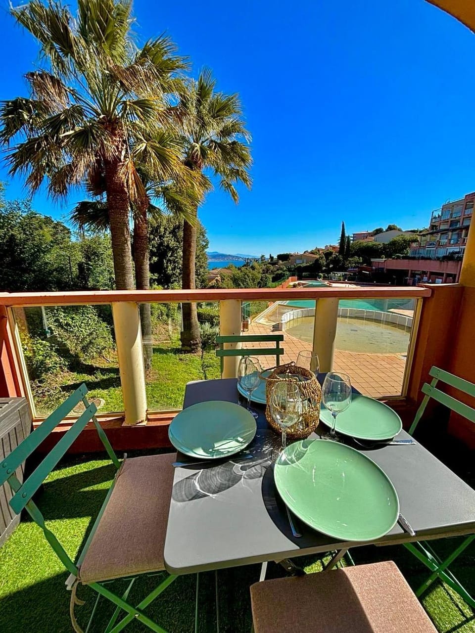 Rousseau Apartment hotel in Mandelieu-La Napoule