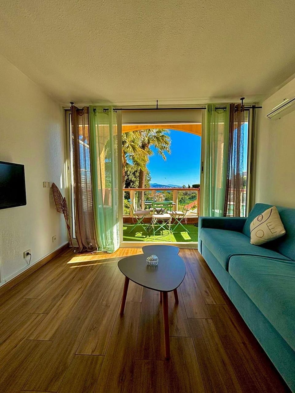 Rousseau Apartment hotel in Mandelieu-La Napoule