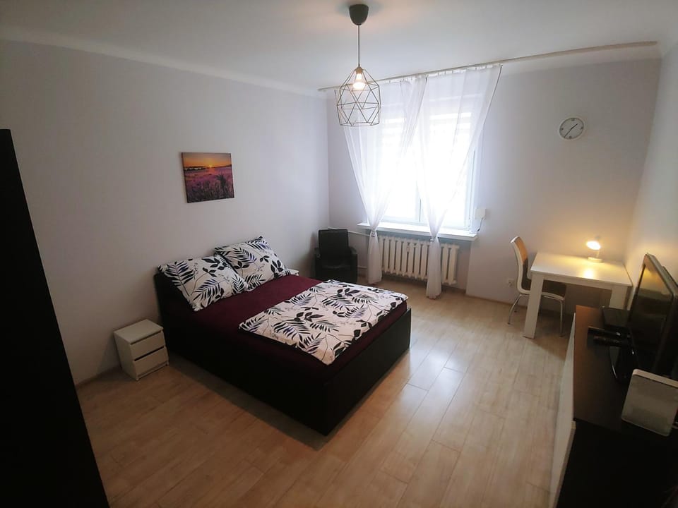 Bed, TV and multimedia, Photo of the whole room, Bedroom, internet