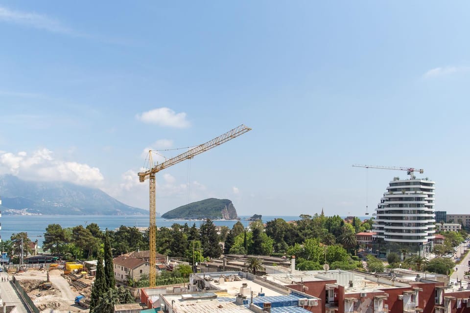 City view, Sea view