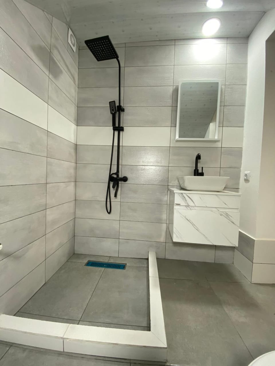 Shower, Bathroom