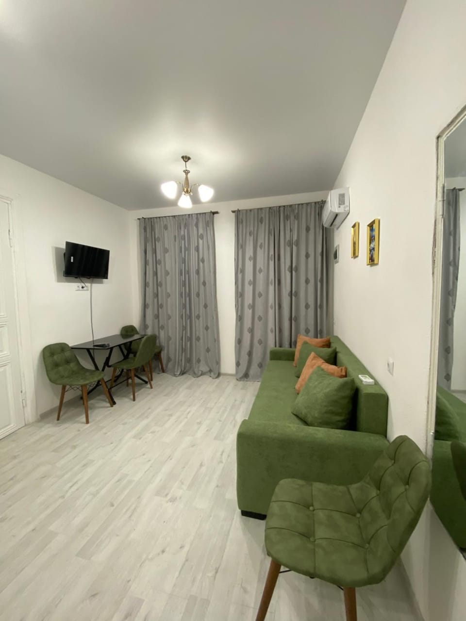 TV and multimedia, Seating area