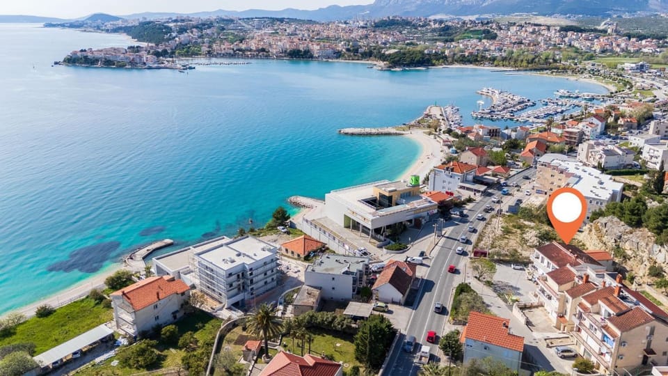 Facade/entrance, Beach