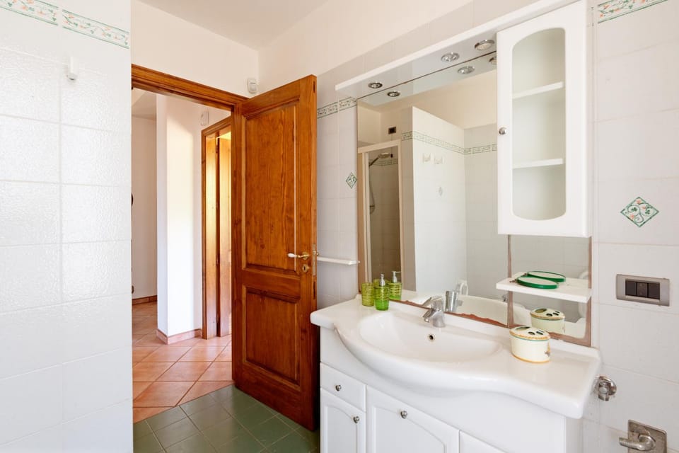 Bathroom, Bath
