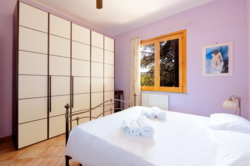Bed, Photo of the whole room, Bedroom, towels, wardrobe